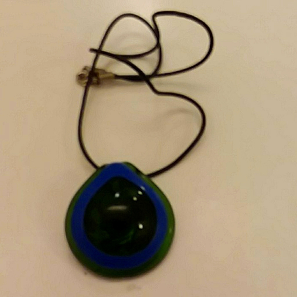Murano glass pendant on rubber string